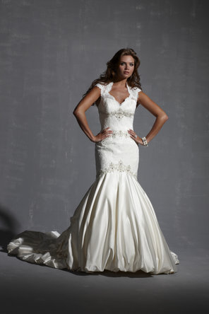 Justin Alexander in store stock Justin Alexander 9635 size 6 & 12Na