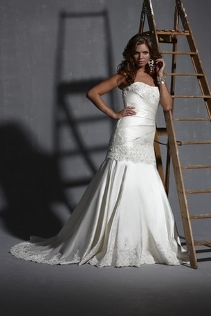 In Store Stock Justin Alexander 9639 size 6,8 Natural