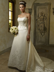  Soft sweetheart bodice is lined with princess seams which complement the A-line