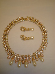 Gold Pearl & Crystal Necklace & Earring Set